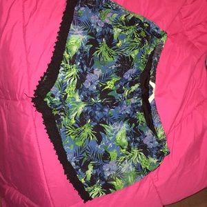 Floral Shorts ✨